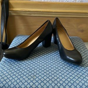 NWOT Naturalizer Heels 7